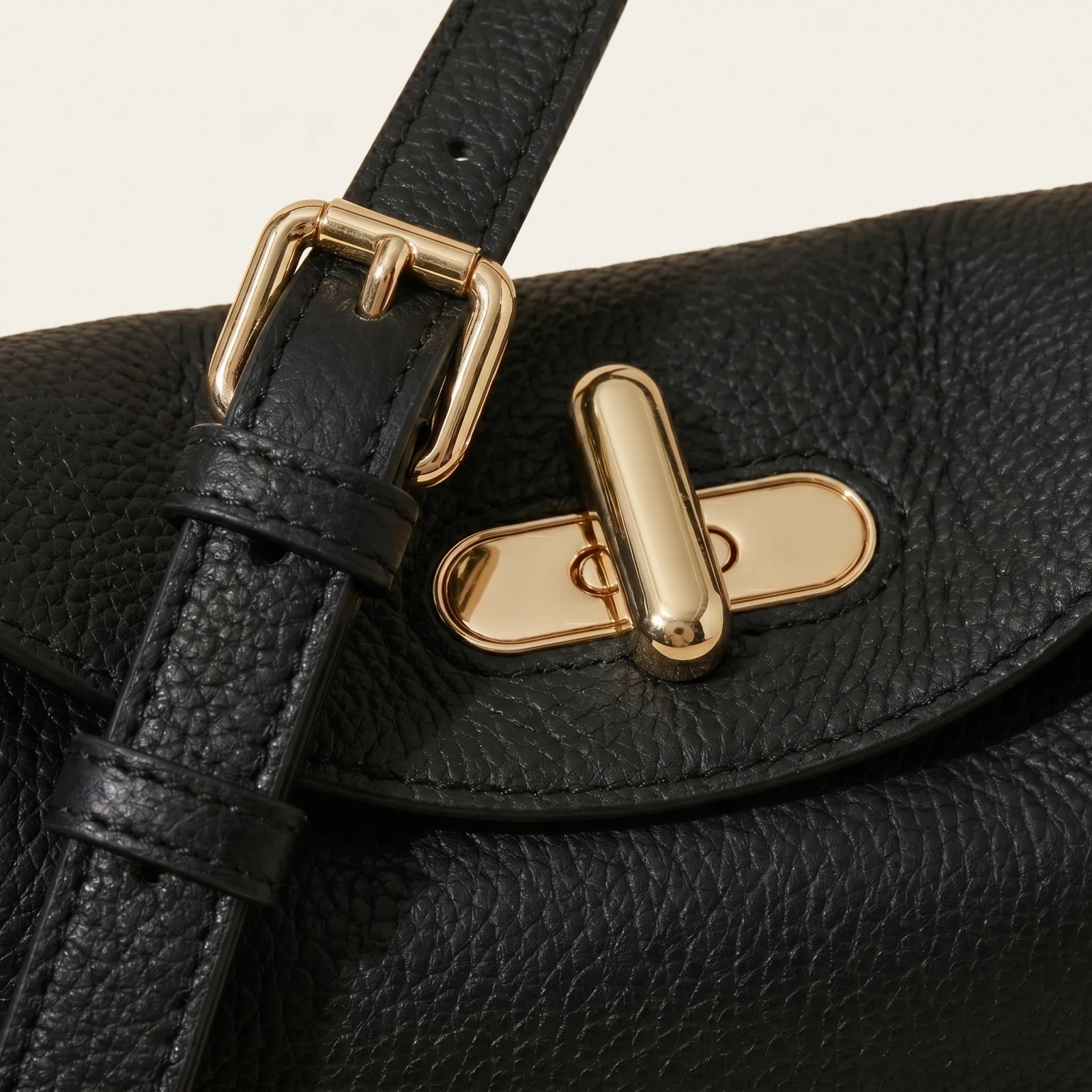 The Lucca — handcrafted full-grain leather tote in Nero, detail view